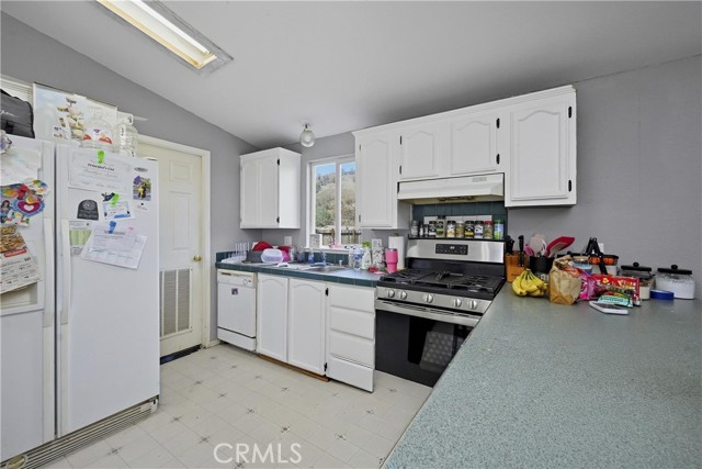 Detail Gallery Image 7 of 20 For 3096 Spring Valley Rd, Clearlake Oaks,  CA 95423 - 4 Beds | 2 Baths