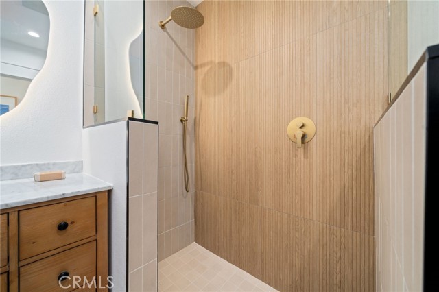 241 E 57th Street, Long Beach CA: https://media.crmls.org/medias/ec15298f-714b-4f33-a9dd-b1215f1491b7.jpg