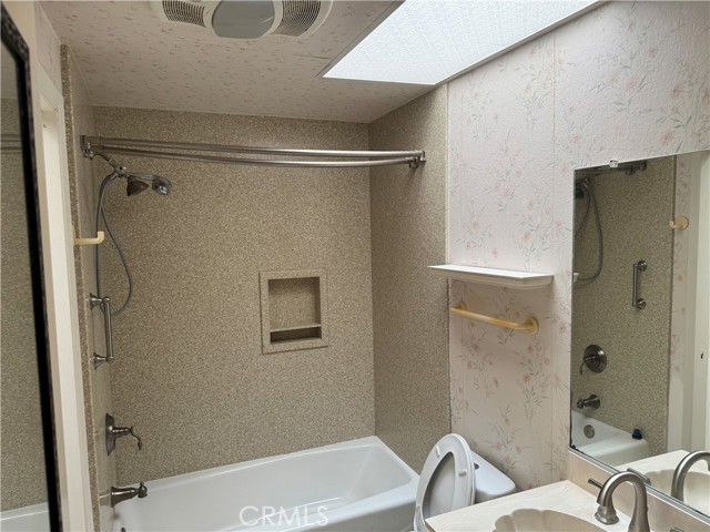 Detail Gallery Image 18 of 22 For 3065 via Serena a,  Laguna Woods,  CA 92637 - 2 Beds | 2 Baths