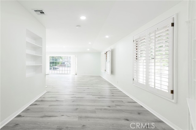 Detail Gallery Image 9 of 31 For 4168 Mary Ellen Ave, Studio City,  CA 91604 - 3 Beds | 2/1 Baths