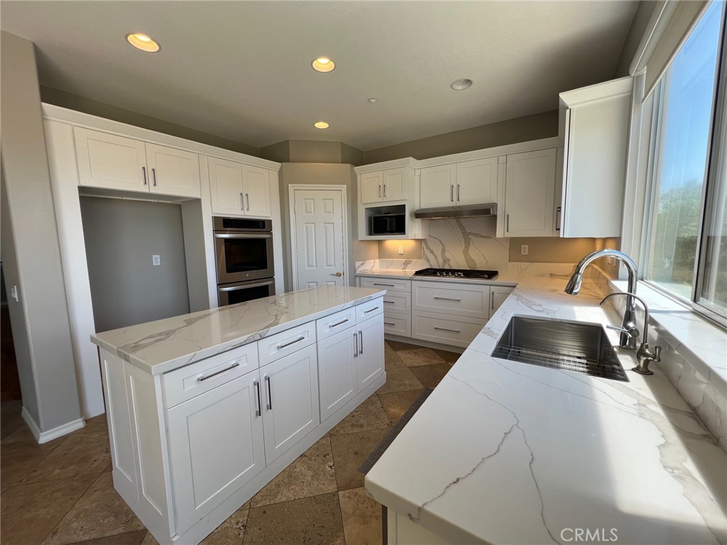 MLS #OC25273280 image #5