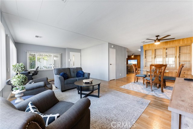 1400 SUNKIST, Anaheim CA: https://media.crmls.org/medias/ec16d87d-5935-44c9-8d50-5378865f32fa.jpg