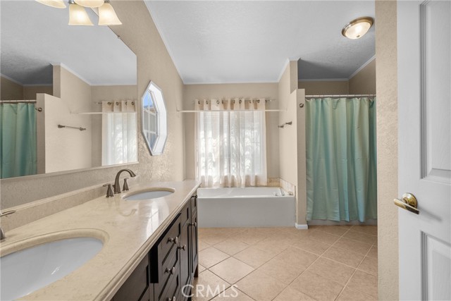 16818 Koch Street, Mojave CA: https://media.crmls.org/medias/ec1755f1-558a-451a-b6f7-66a12dd67922.jpg