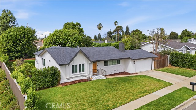 Detail Gallery Image 2 of 29 For 12811 Chaplet, North Tustin,  CA 92705 - 3 Beds | 2 Baths