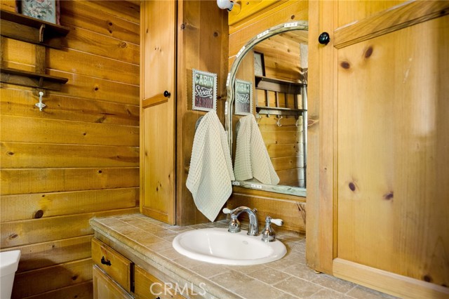Detail Gallery Image 15 of 22 For 33400 Bluebird Dr, Green Valley Lake,  CA 92341 - 1 Beds | 1 Baths