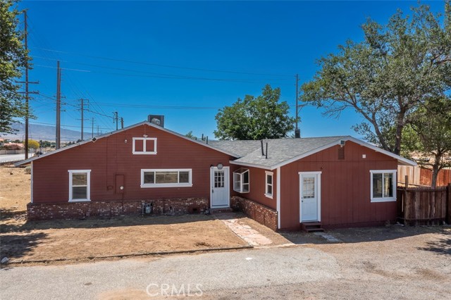 Detail Gallery Image 3 of 40 For 5357 W Avenue L, Lancaster,  CA 93536 - 3 Beds | 2 Baths