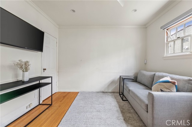2818 S Holt Avenue, Los Angeles CA: https://media.crmls.org/medias/ec189d99-f6ec-4e5a-98c1-ae9a46ef6cbe.jpg