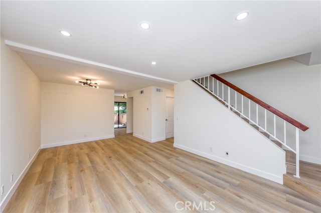 Detail Gallery Image 3 of 12 For 15035 Nordhoff St #115,  North Hills,  CA 91343 - 2 Beds | 3 Baths