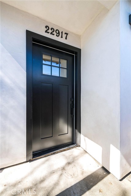 Detail Gallery Image 4 of 15 For 22917 Leonora Dr, Woodland Hills,  CA 91367 - 3 Beds | 2 Baths