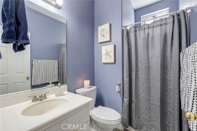 Detail Gallery Image 19 of 35 For 33129 Shoreline Dr, Lake Elsinore,  CA 92530 - 5 Beds | 3 Baths