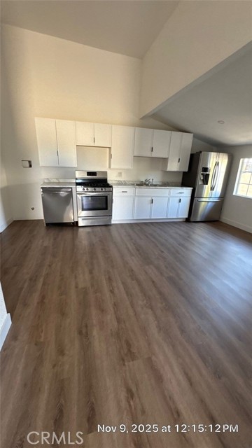 Detail Gallery Image 11 of 18 For 14191 Wilmot, Moreno Valley,  CA 92555 - 7 Beds | 4 Baths