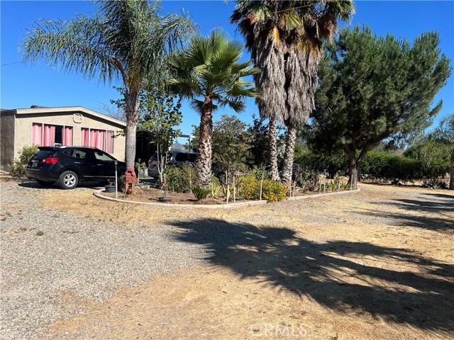 Detail Gallery Image 3 of 7 For 28550 Shady Tree Ln, Winchester,  CA 92596 - 2 Beds | 2 Baths