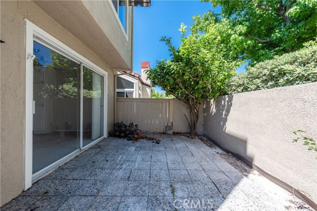 385 Stanford Court, Irvine CA: https://media.crmls.org/medias/ec1aae03-ac6c-4242-86a8-6fb3e309b37d.jpg
