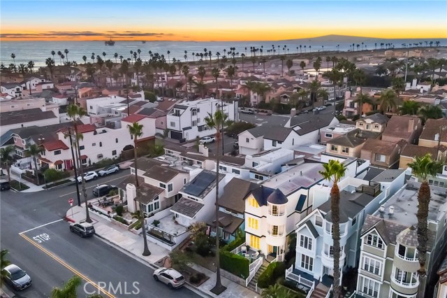 Detail Gallery Image 8 of 38 For 309 21st, Huntington Beach,  CA 92648 - 4 Beds | 3/1 Baths