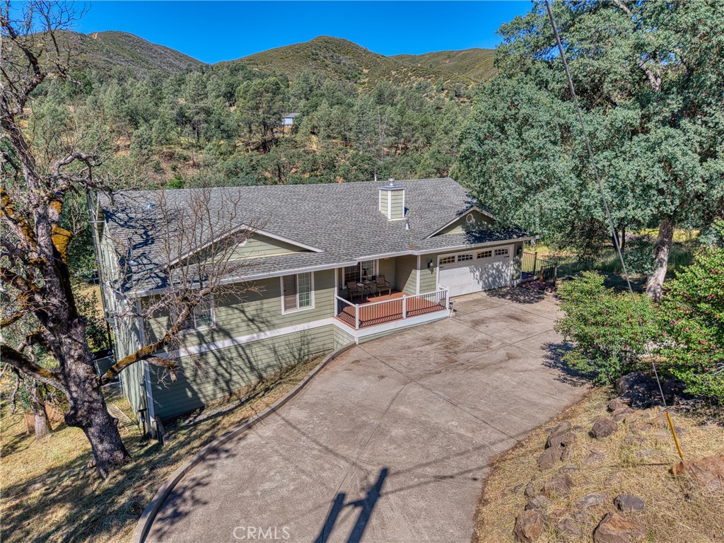 https://media.crmls.org/medias/ec1d0d54-7d17-48ac-bfe8-9b08d3f05e7b.jpg?preset=X-Large