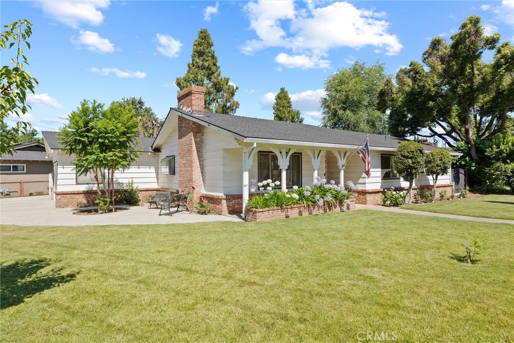1094 Manzanita Avenue
