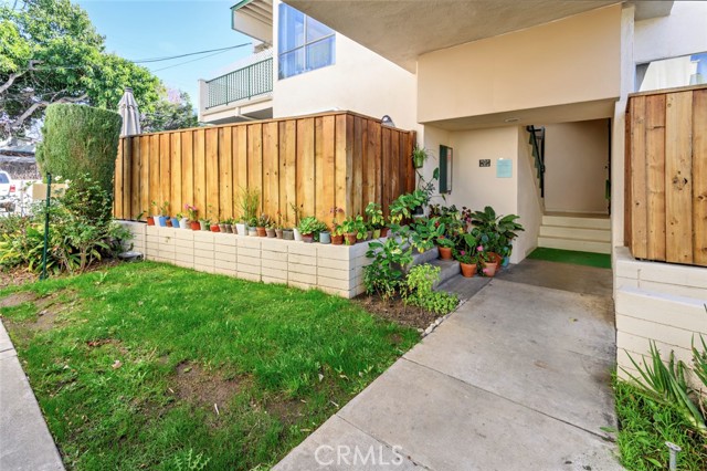 Detail Gallery Image 23 of 33 For 11121 Queensland St #D36,  Los Angeles,  CA 90034 - 2 Beds | 1 Baths