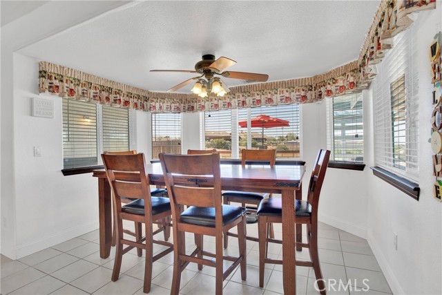 Detail Gallery Image 17 of 45 For 11020 Blue Jay Way, Oak Hills,  CA 92344 - 5 Beds | 2 Baths