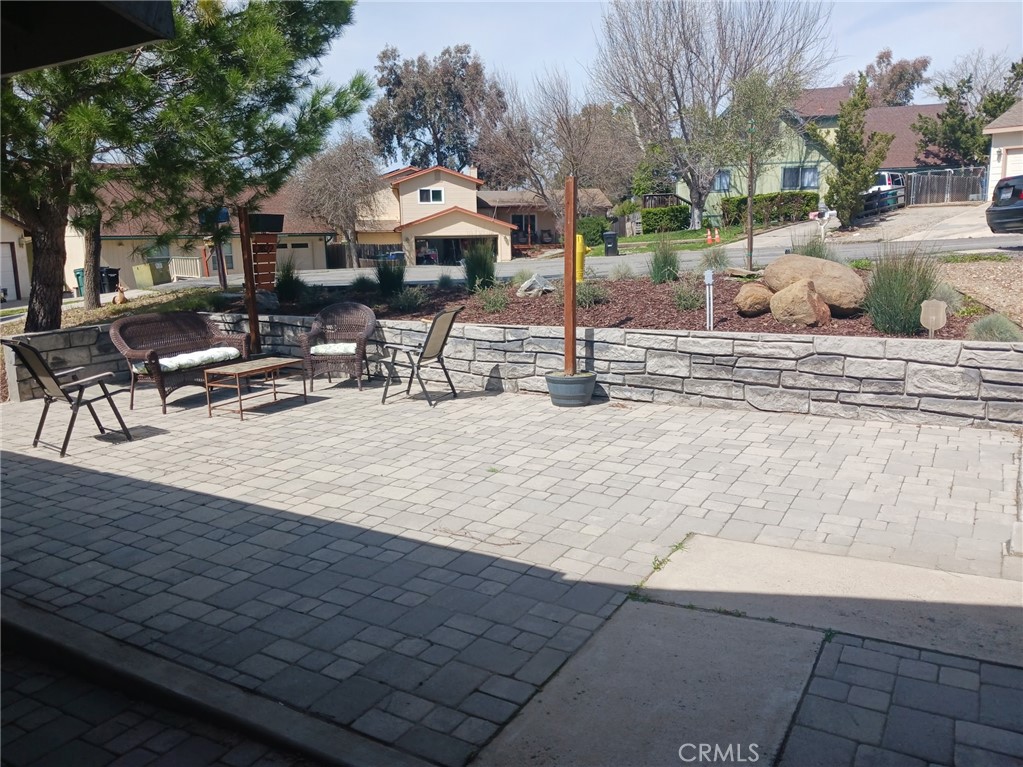 https://media.crmls.org/medias/ec1df483-5031-44e8-a2e8-6ea3a327ddb8.jpg?preset=X-Large