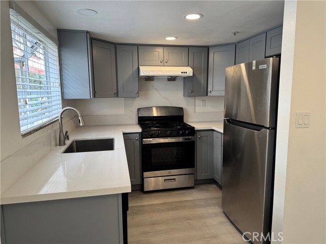 Detail Gallery Image 10 of 30 For 1820 Pepper St #E,  Alhambra,  CA 91801 - 2 Beds | 1/1 Baths