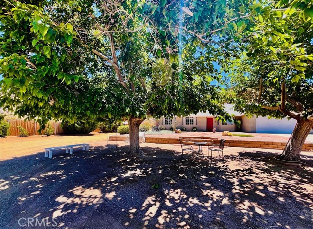 24212 Kansa Road, Apple Valley CA: https://media.crmls.org/medias/ec1ff319-eb15-4fae-9416-28c6ed495672.jpg