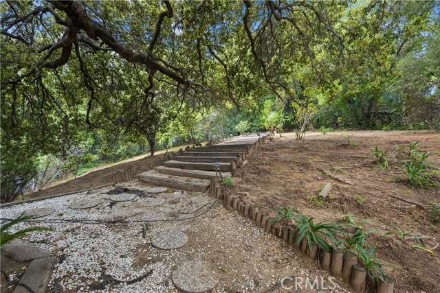 Detail Gallery Image 59 of 64 For 15604 Royal Oak Rd, Encino,  CA 91436 - 5 Beds | 5 Baths