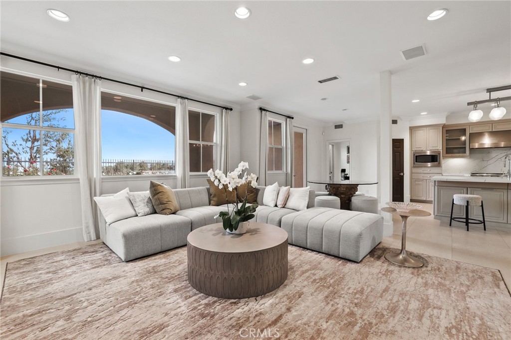 MLS #OC25222504 image #17