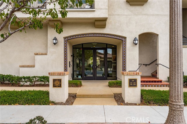 Detail Gallery Image 2 of 37 For 220 Buena Vida Dr #301,  Brea,  CA 92823 - 3 Beds | 2 Baths