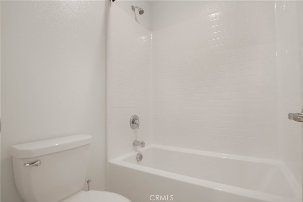https://media.crmls.org/medias/ec221d3c-0284-4036-a6c5-dcd8389d7997.jpg?preset=X-Large