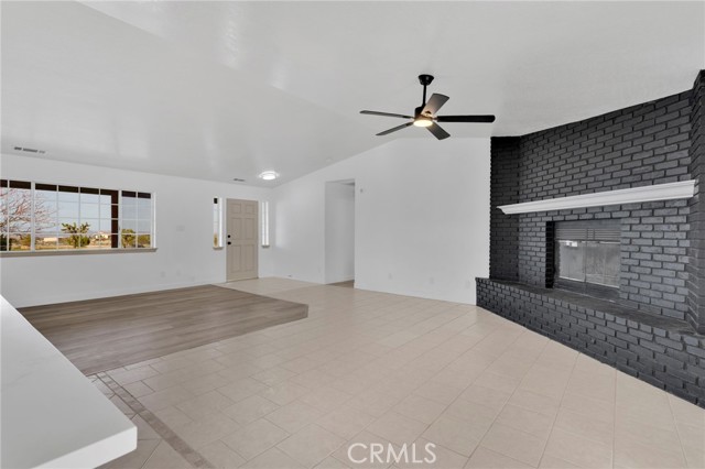 Detail Gallery Image 7 of 71 For 329 Lindero Rd, Pinon Hills,  CA 92372 - 7 Beds | 4 Baths