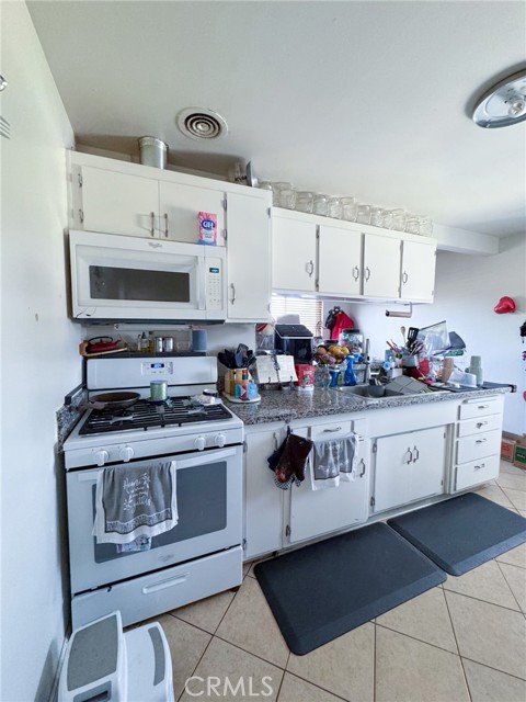 Detail Gallery Image 13 of 18 For 1140 Front St, Livingston,  CA 95334 - 3 Beds | 2 Baths
