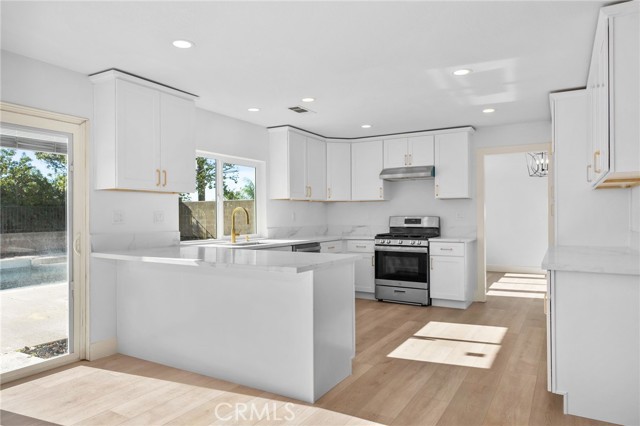 Detail Gallery Image 12 of 35 For 3017 W Meyers, San Bernardino,  CA 92407 - 6 Beds | 3 Baths