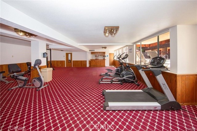 Image 16 of 28 For 5349 Newcastle Avenue 18