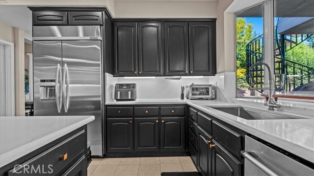 Image 19 of 62 For 2162 Euclid Avenue