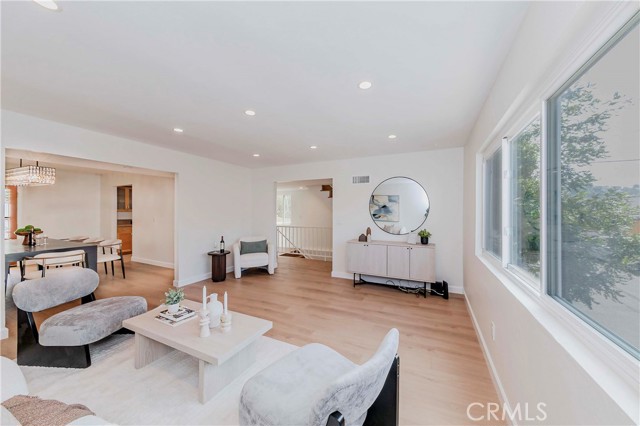 Detail Gallery Image 6 of 36 For 3745 Roberta St, Los Angeles,  CA 90031 - 3 Beds | 2/1 Baths