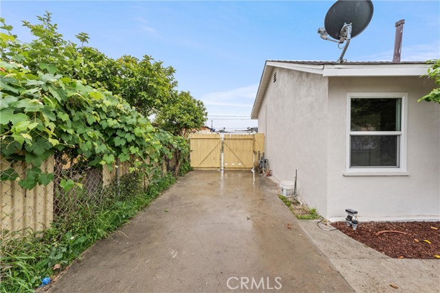 Detail Gallery Image 33 of 36 For 920 W Hollyvale St, Azusa,  CA 91702 - 2 Beds | 2 Baths