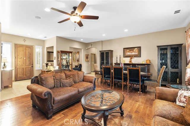 Detail Gallery Image 10 of 55 For 43856 Carentan, Temecula,  CA 92592 - 4 Beds | 2/1 Baths