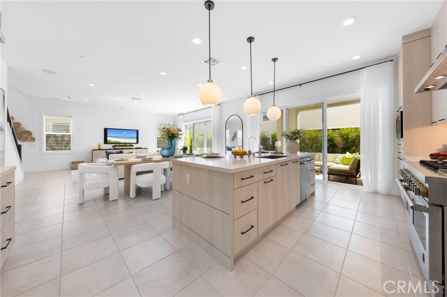 131 Bear Leaf Drive, Lake Forest CA: https://media.crmls.org/medias/ec257ceb-5c34-4246-8c46-ef256cc1df80.jpg