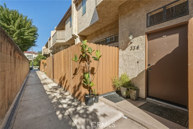 Detail Gallery Image 3 of 47 For 334 W 220th St, Carson,  CA 90745 - 3 Beds | 2/1 Baths