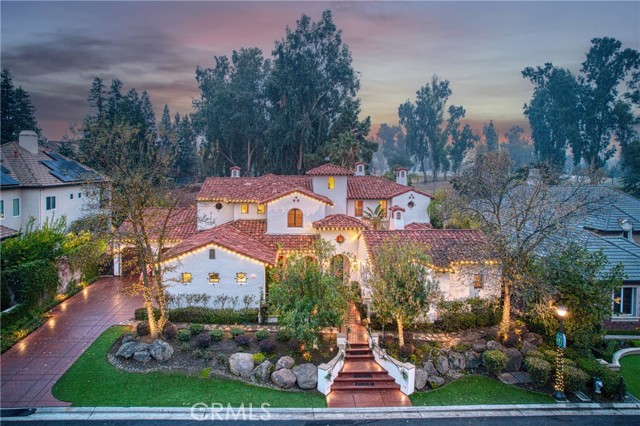 Detail Gallery Image 1 of 75 For 1387 E Carlyle Way, Fresno,  CA 93730 - 4 Beds | 4/1 Baths