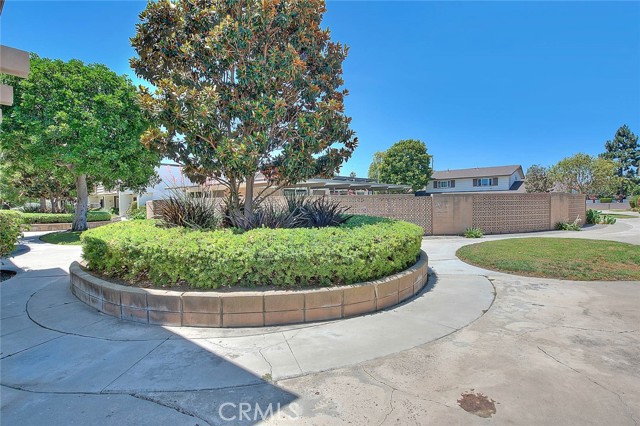 17401 Hood Court, Fountain Valley CA: https://media.crmls.org/medias/ec26a7cd-49d3-4790-a4a3-3327e7f1e76c.jpg