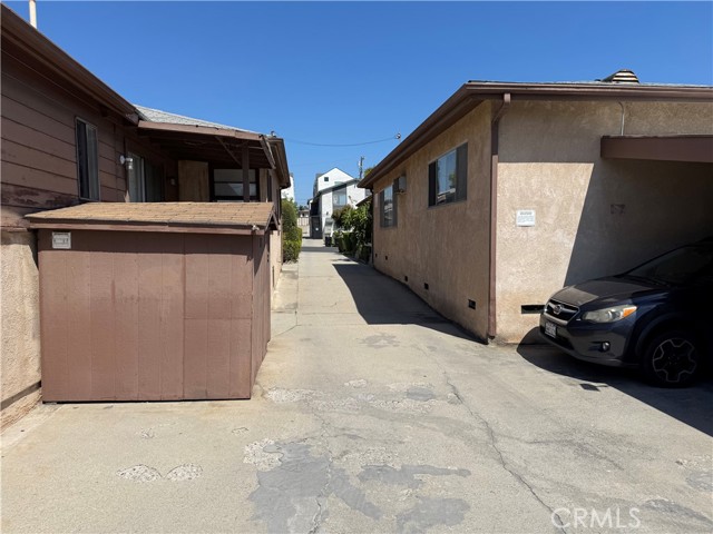5081 Glen Iris Avenue, Los Angeles CA: https://media.crmls.org/medias/ec2739ba-6236-4d56-9009-3b5c50d52d9e.jpg