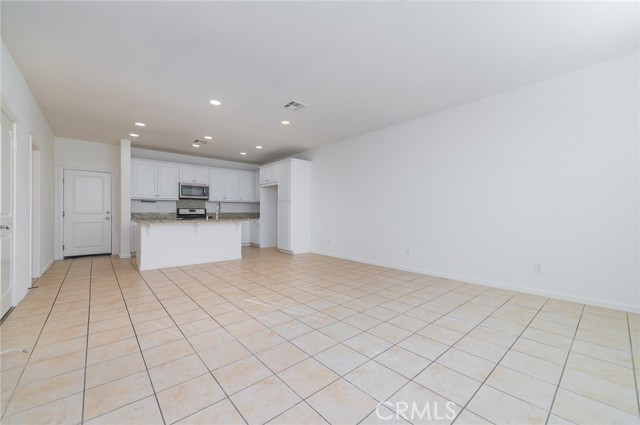 Detail Gallery Image 4 of 42 For 3076 E via Rosso, Ontario,  CA 91764 - 3 Beds | 2 Baths