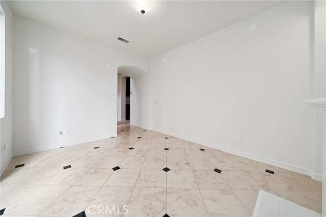 5972 Spinnaker Bay Drive, Long Beach CA: https://media.crmls.org/medias/ec27cf73-7e4e-4cb8-bc61-d535548dc462.jpg