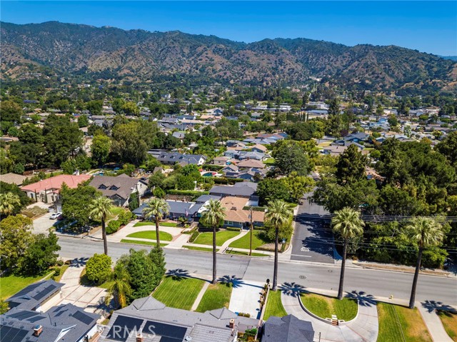 Image 33 of 38 For 883 Leadora Avenue