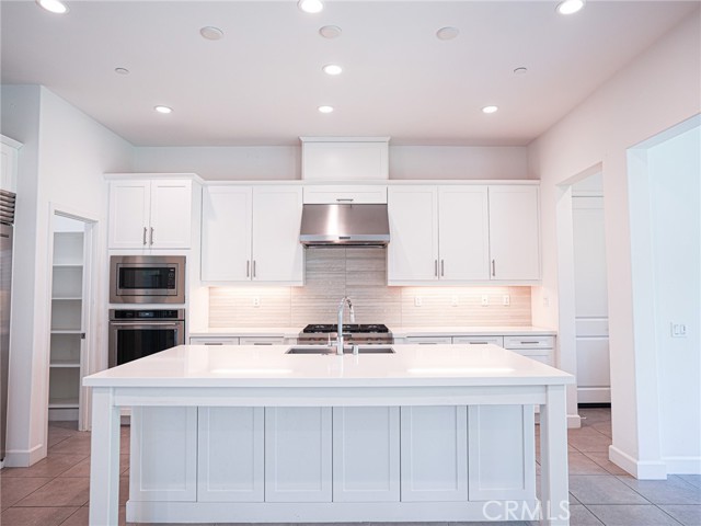 67 Tundra, Irvine CA: https://media.crmls.org/medias/ec283565-09cb-4d04-869a-5605d9447888.jpg