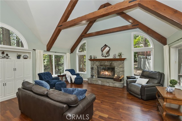 Detail Gallery Image 6 of 34 For 405 Terrace Rd, Lake Arrowhead,  CA 92352 - 2 Beds | 2 Baths