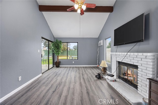 Detail Gallery Image 4 of 20 For 5517 Monitor St, Bakersfield,  CA 93307 - 4 Beds | 2/1 Baths