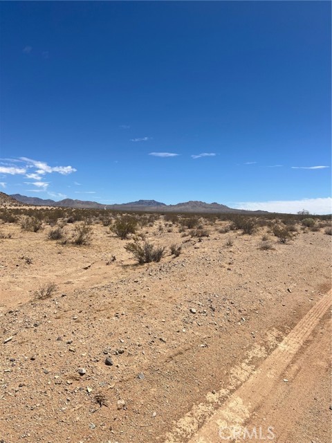 Detail Gallery Image 3 of 3 For 0 Dale Evans Pkwy, Apple Valley,  CA 92307 - – Beds | – Baths