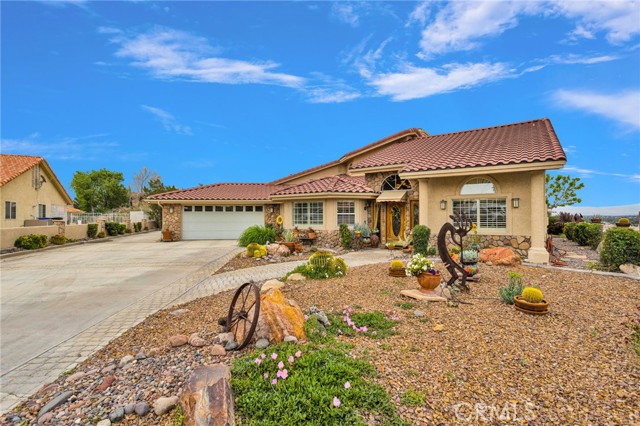 Detail Gallery Image 2 of 75 For 17662 Ridge View Ct, Apple Valley,  CA 92307 - 3 Beds | 3/1 Baths